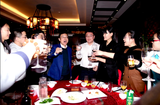 1484119557522678.jpg 新加聚餐合影.jpg